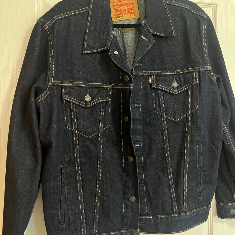 Levi's Men's Regular Fit Non-Stretch Denim Trucker Jacket